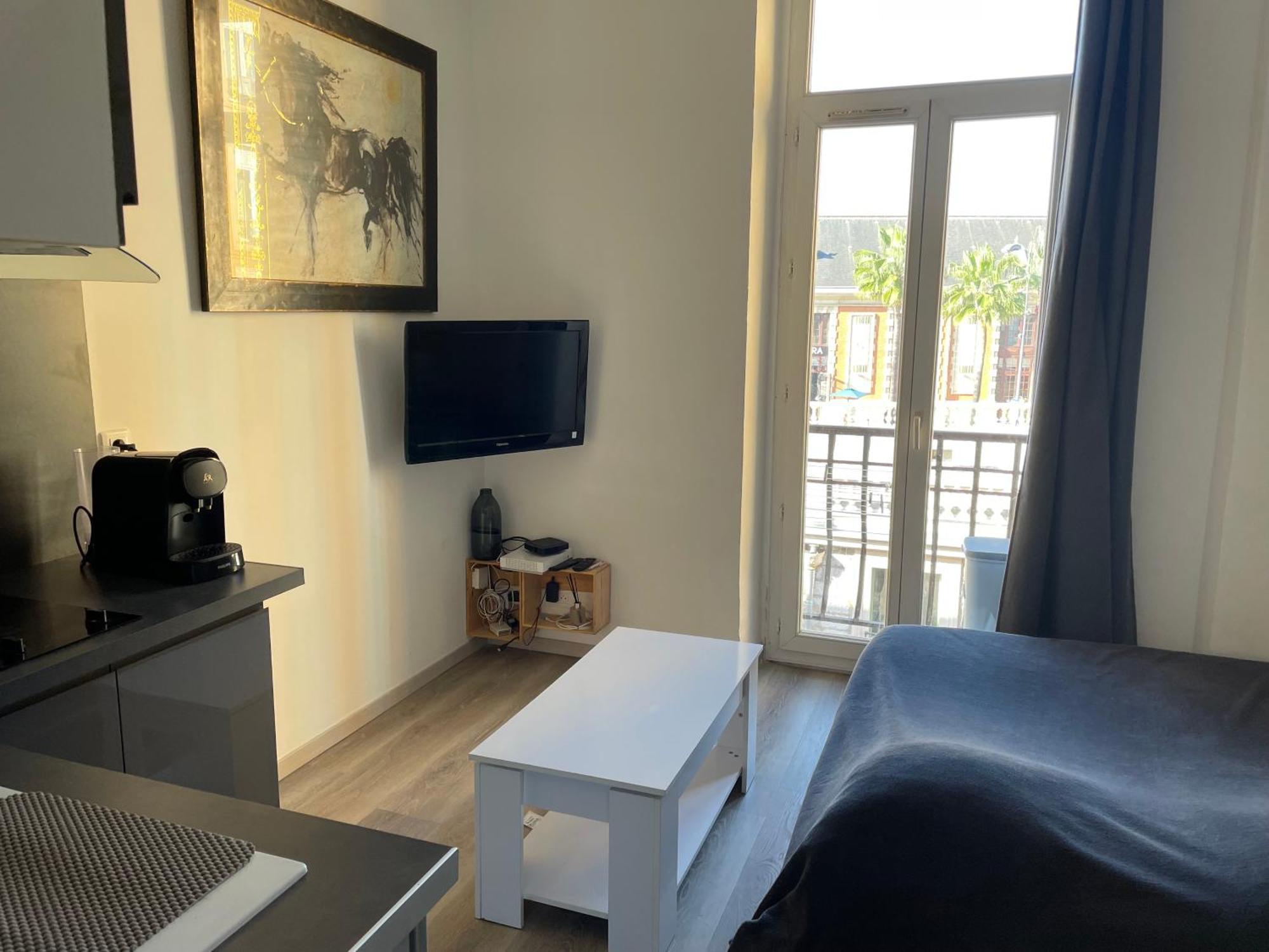 Superbe En Plein Centre De Nice! Appartement *